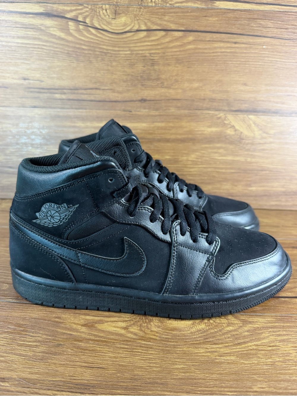Nike Air Jordan 1 Mid 'Triple Black' 2018 Men’s Size 8.5 554724-050